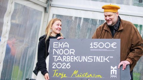 Saarlane Terje Meisterson võitis EKA parima noore tarbekunstniku stipendiumi