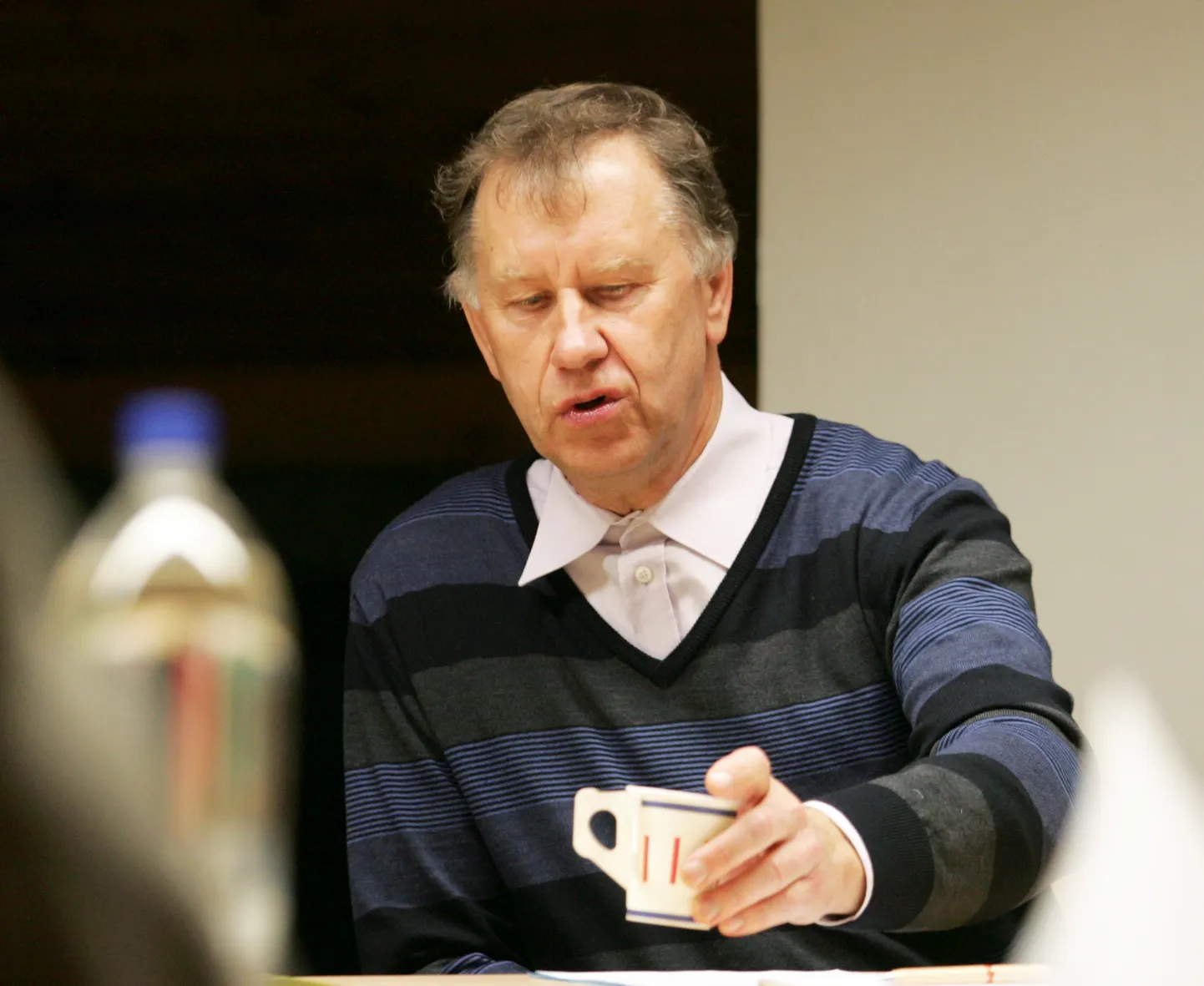 Vello Tafenau on Vinni vallavolikogus aktiivne rahvaasemik, kes ei karda küsimusi esitada.