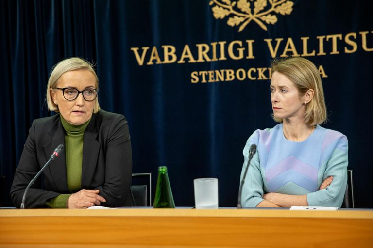 25. jaanuari valitsuse pressikonverents. Haridusminister Kristina Kallase ja peaminister Kaja Kallase kehakeel on kõnekas.