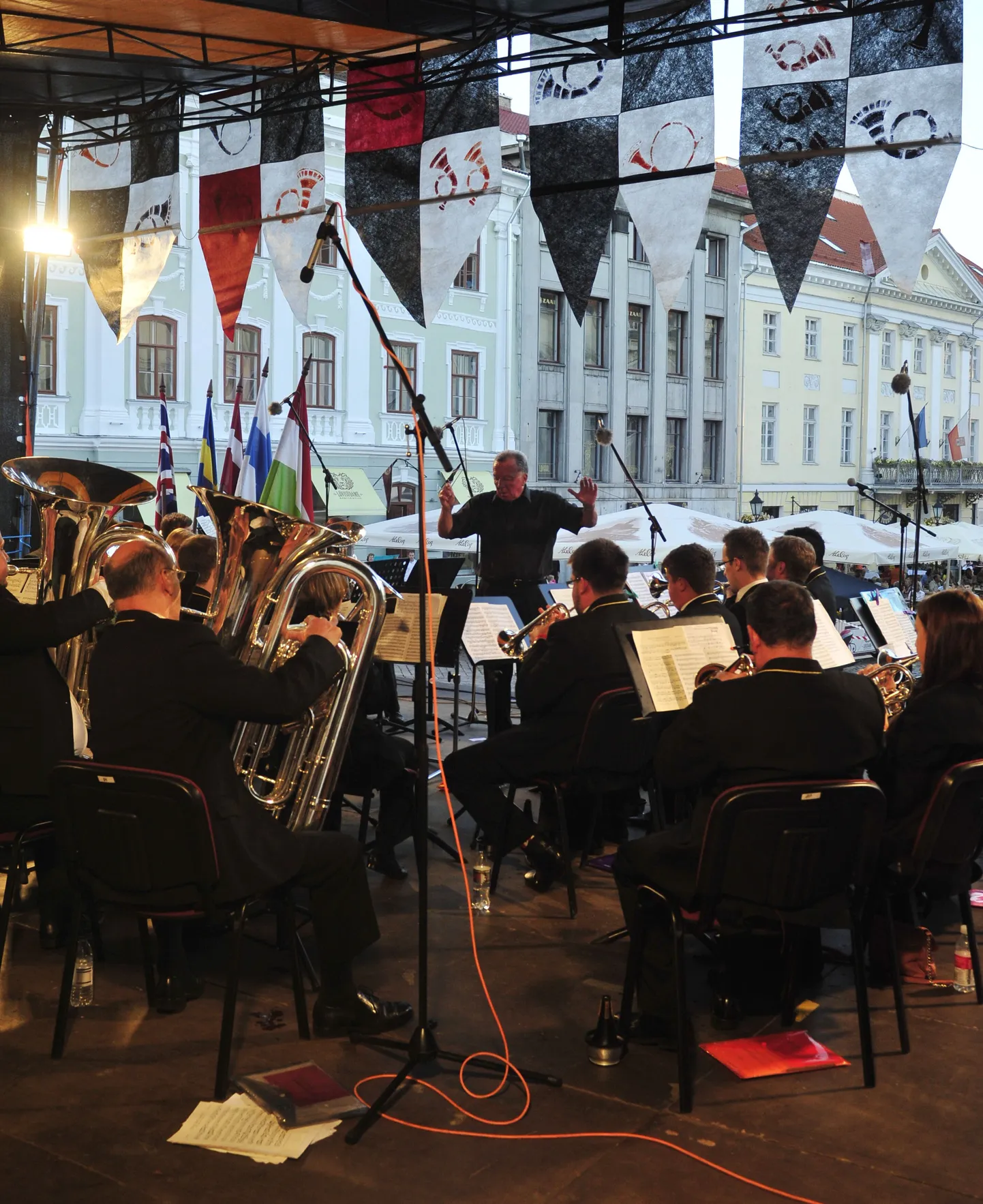 Roberts Bakery Band 8ndal Tartu rahvusvahelisel puhkpillifestivalil  «Mürtsub pill».