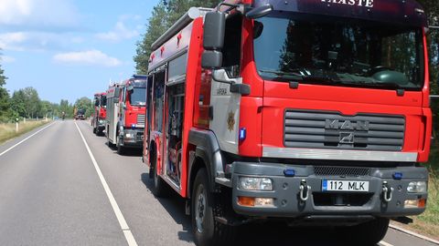 Valgamaal põles sõiduauto heleda leegiga