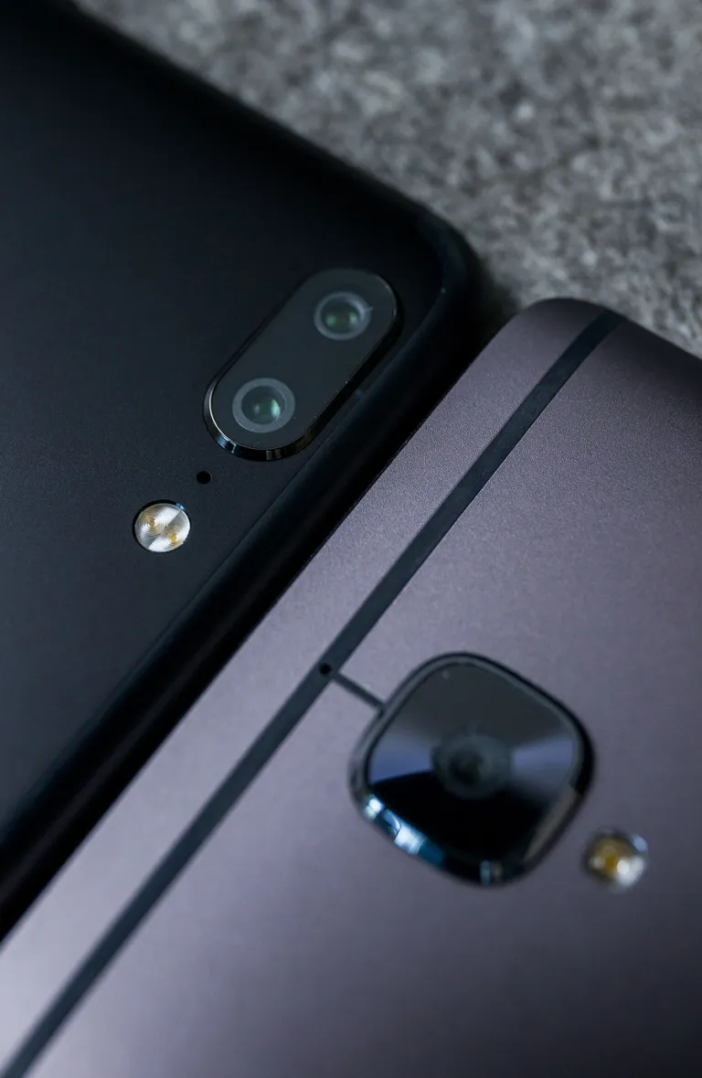 OnePlus 5 ja OnePlus 3T telefonid / EERO VABAMÄGI