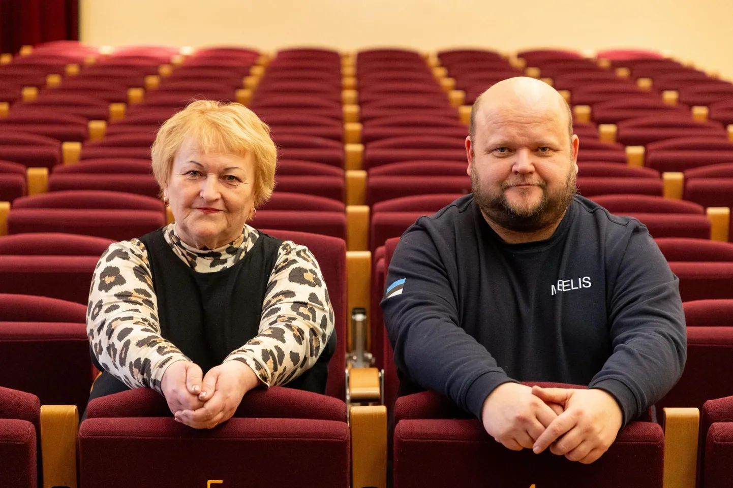 Ülle ja Meelis Välimäe on naabrid nii kodukohas Oisus kui ka sagedased kolleegid Türi kultuurikeskuses.