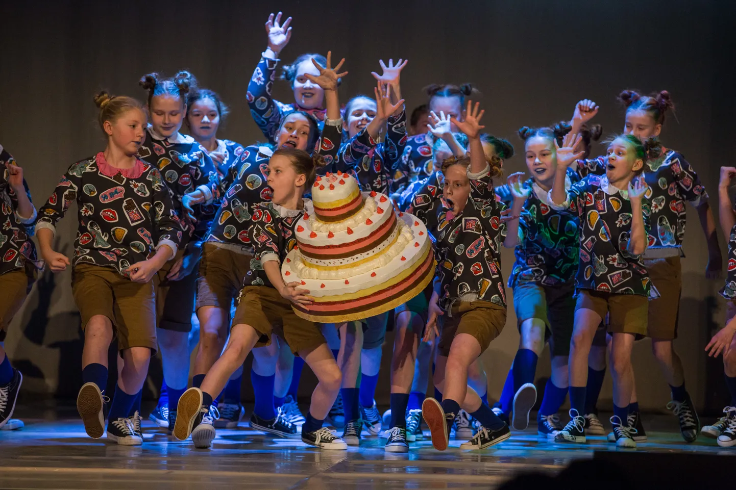 Mullusel festivalil esines FACE moe- ja tantsukool tantsuga «TORT», juhendaja oli Maarja Kukumägi.