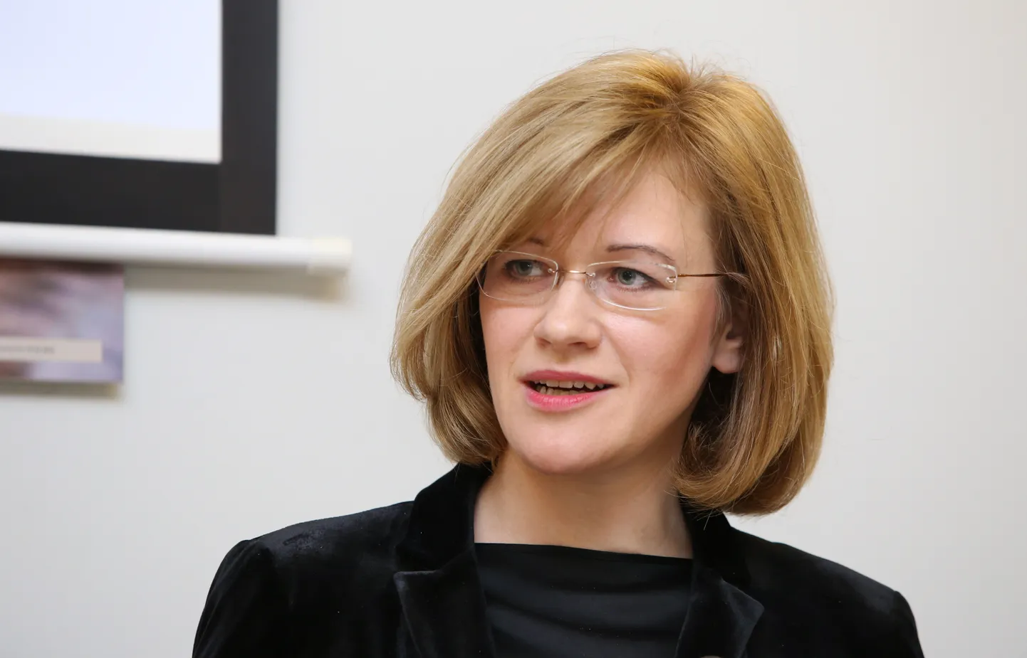 Ārlietu ministrijas parlamentārā sekretāre Zanda Kalniņa-Lukaševica piedalās kustības "Latvija strādā" atklāšanas pasākumā Latvijas Tirdzniecības un rūpniecības kameras telpās.