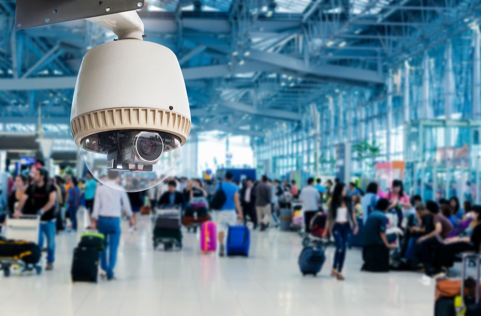 Камера слежения в аэропорту. Иллюстративное фото