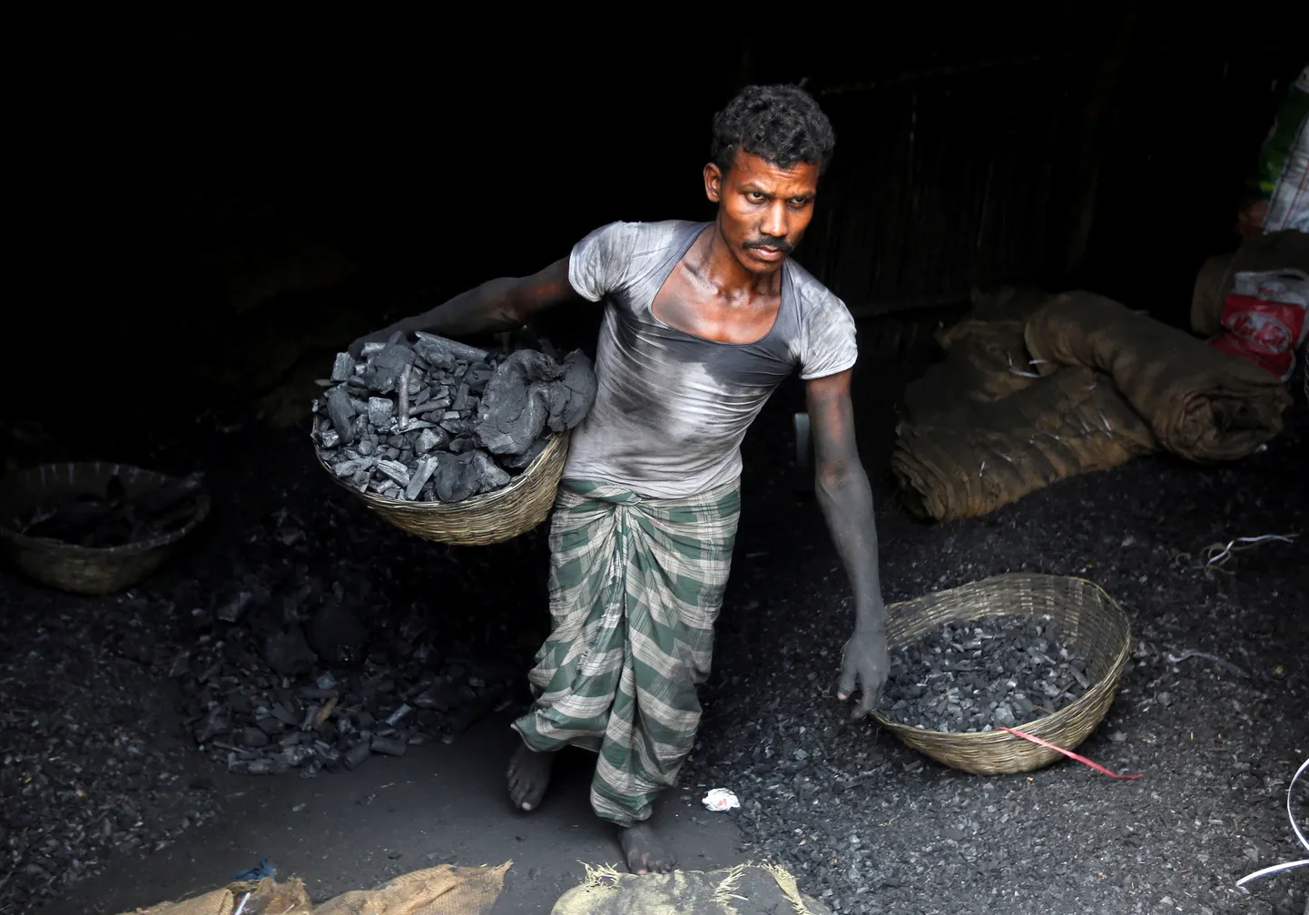 Indias on enamuses elektrijaamades sütt vähem kui kolmeks päevaks, söetarnetega on probleemid