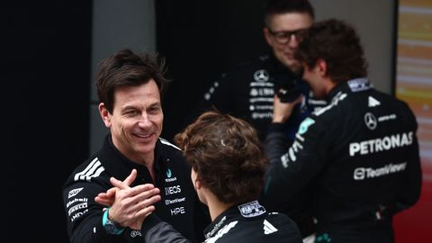 Mercedese F1 tiimipealiku üllatav avaldus: tahtsin mõlemad sõitjad vallandada