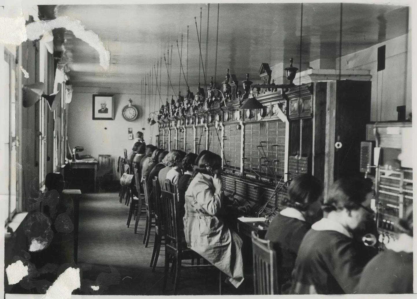 1939. aastal käis helistamine Tartu telefonikeskjaama kaudu, mis oli sisse seatud Lai 29 majas.