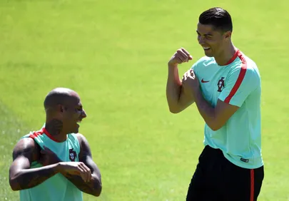 Täna platsile jooksvatest meestest on suurte finaalide võitmise kogemusi kõige rohkem Cristiano Ronaldol (paremal). Foto: