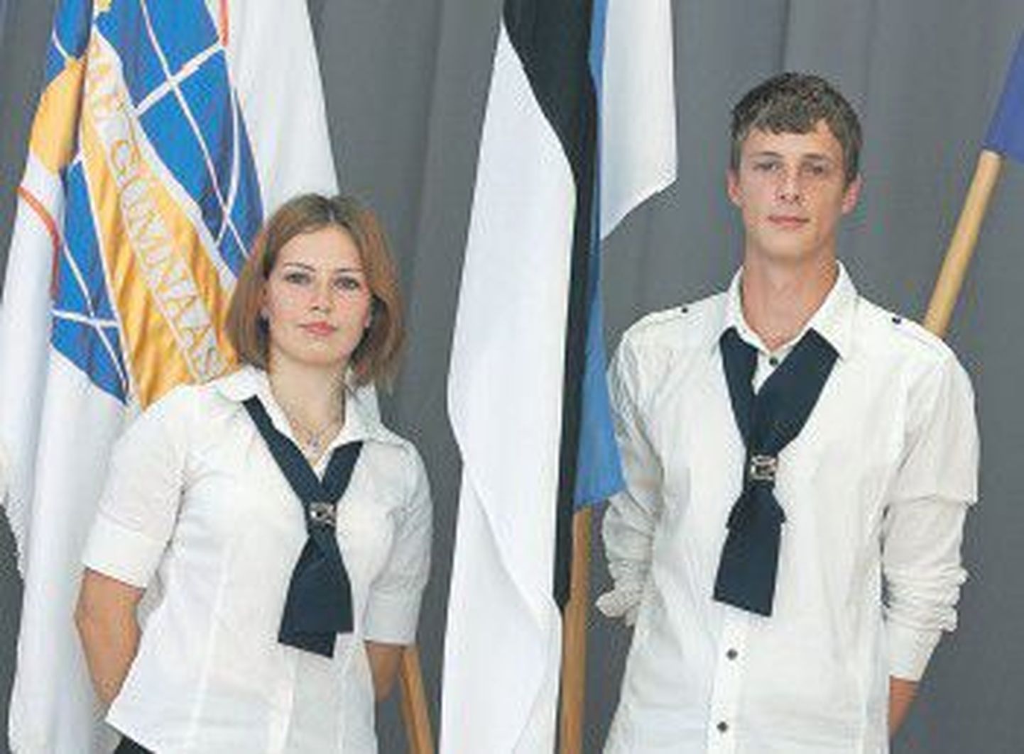 Екатерина Клинкова и Никита Офицеров немного сожалеют о том, что наступил последний год их учебы в школе.