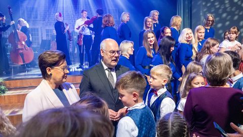 SUUR GALERII ⟩ Presidendipaar külastas isadepäeva puhul põltsamaalasi