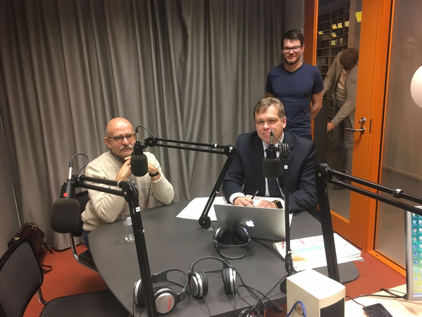 David Vseviov, Lauri Hussar, Madis Vaikmaa Kuku raadio stuudios.