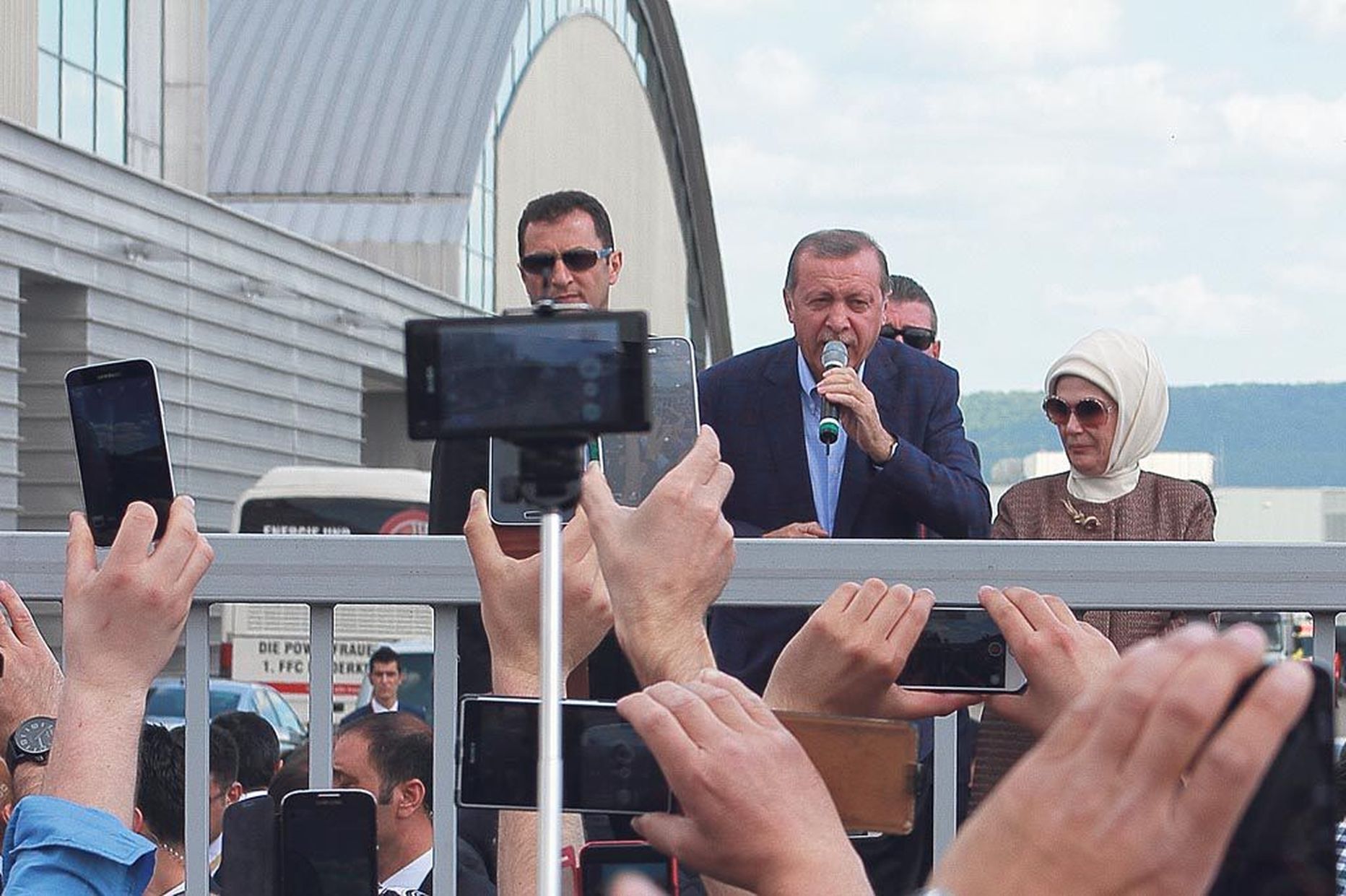 Türgi president Recep Tayyip Erdogan valimiskampaania kihutuskoosolekul Saksamaal Karlsruhes.