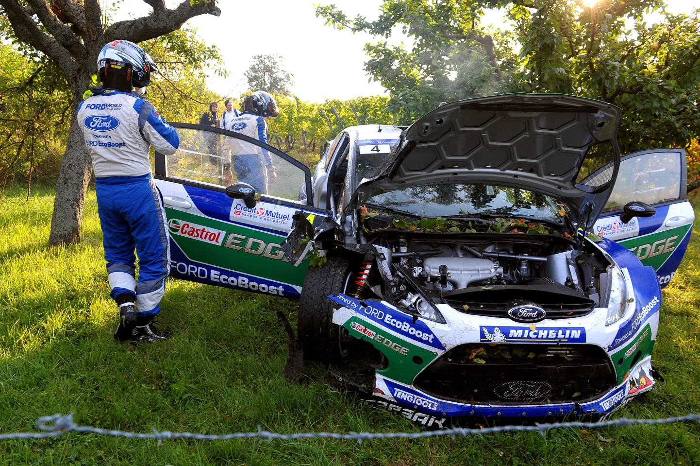 Petter Solbergi rallimasin pärast avariid.