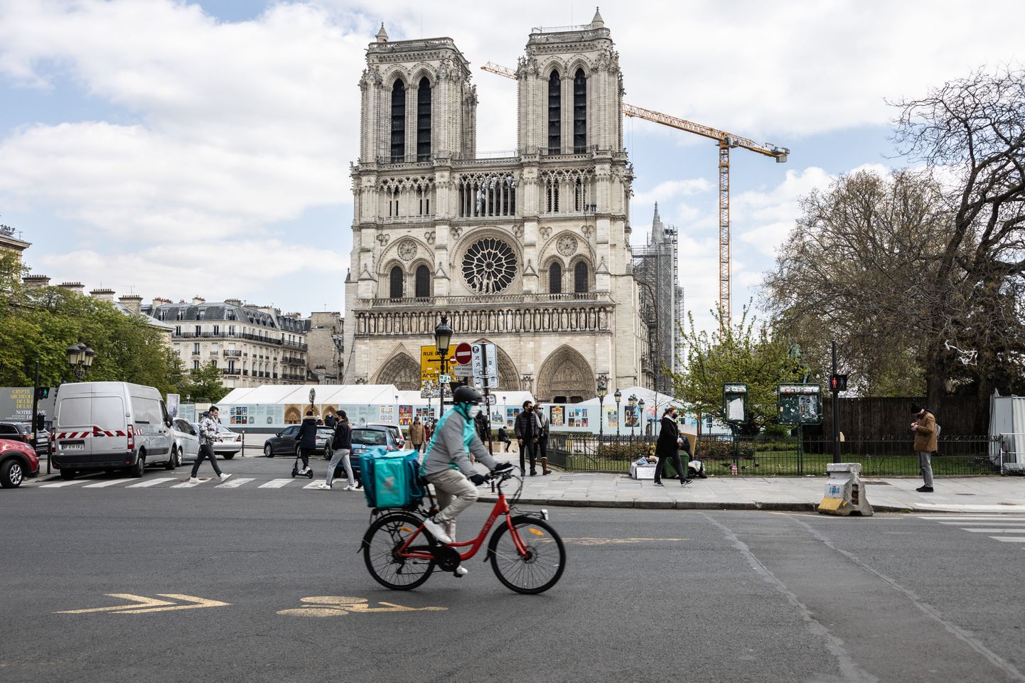 Notre Dame'i katedraal kaks aastat pärast tulekahju.