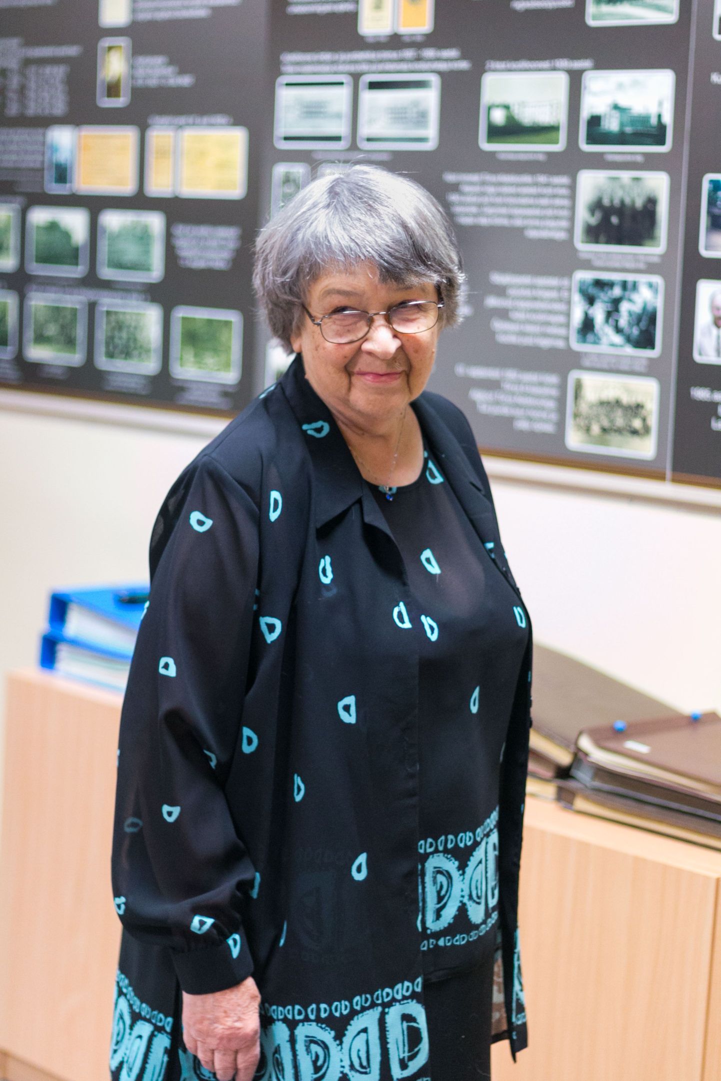 Teenekas Tõrva gümnaasiumi õpetaja ja raamatukoguhoidja Hilma Karu on üks kolmest kagueestlasest, kes saab kodanikupäeva puhul siseministrilt aumärgi.