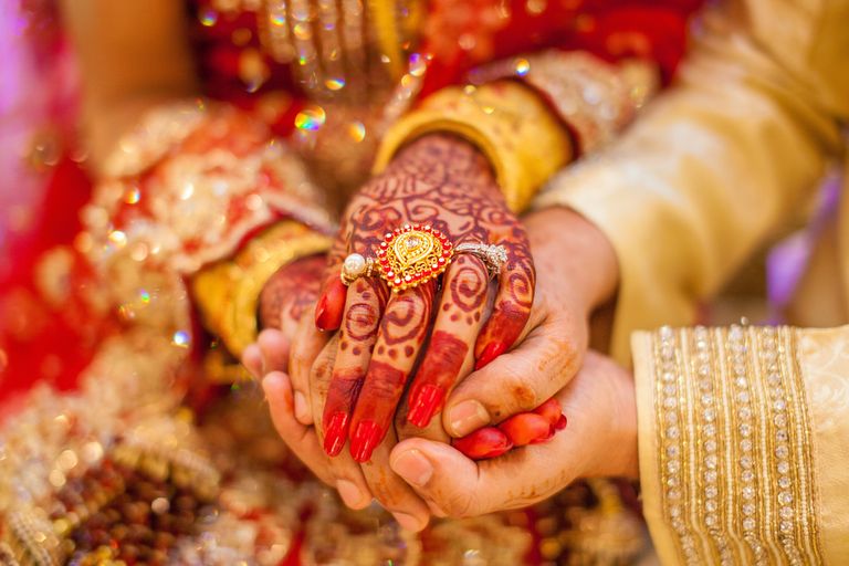 India tavade kohaselt on kullal pulmades väga eriline ja oluline roll.