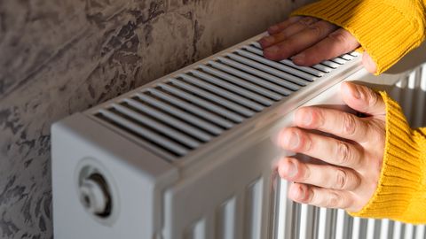 Rīdzinieki par siltumenerģiju pārmaksājuši miljonus, secina Valsts kontroles revidenti