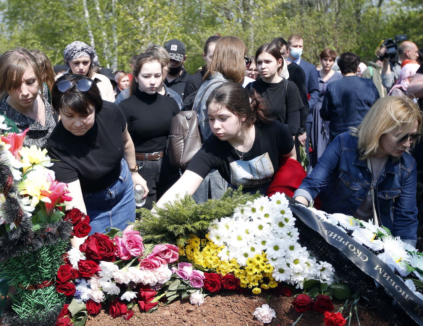 В Казани похоронили всех погибших при стрельбе в школе.
