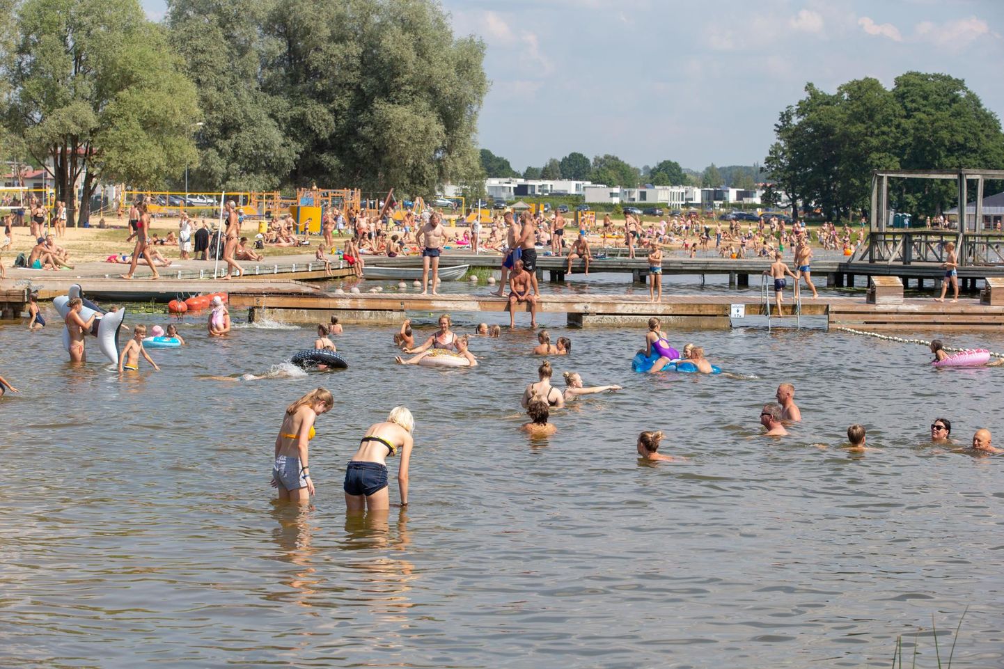 Pilt on tehtud Viljandi järve ääres läinud pühapäeval, mis oli selle suve kõige soojem päev.