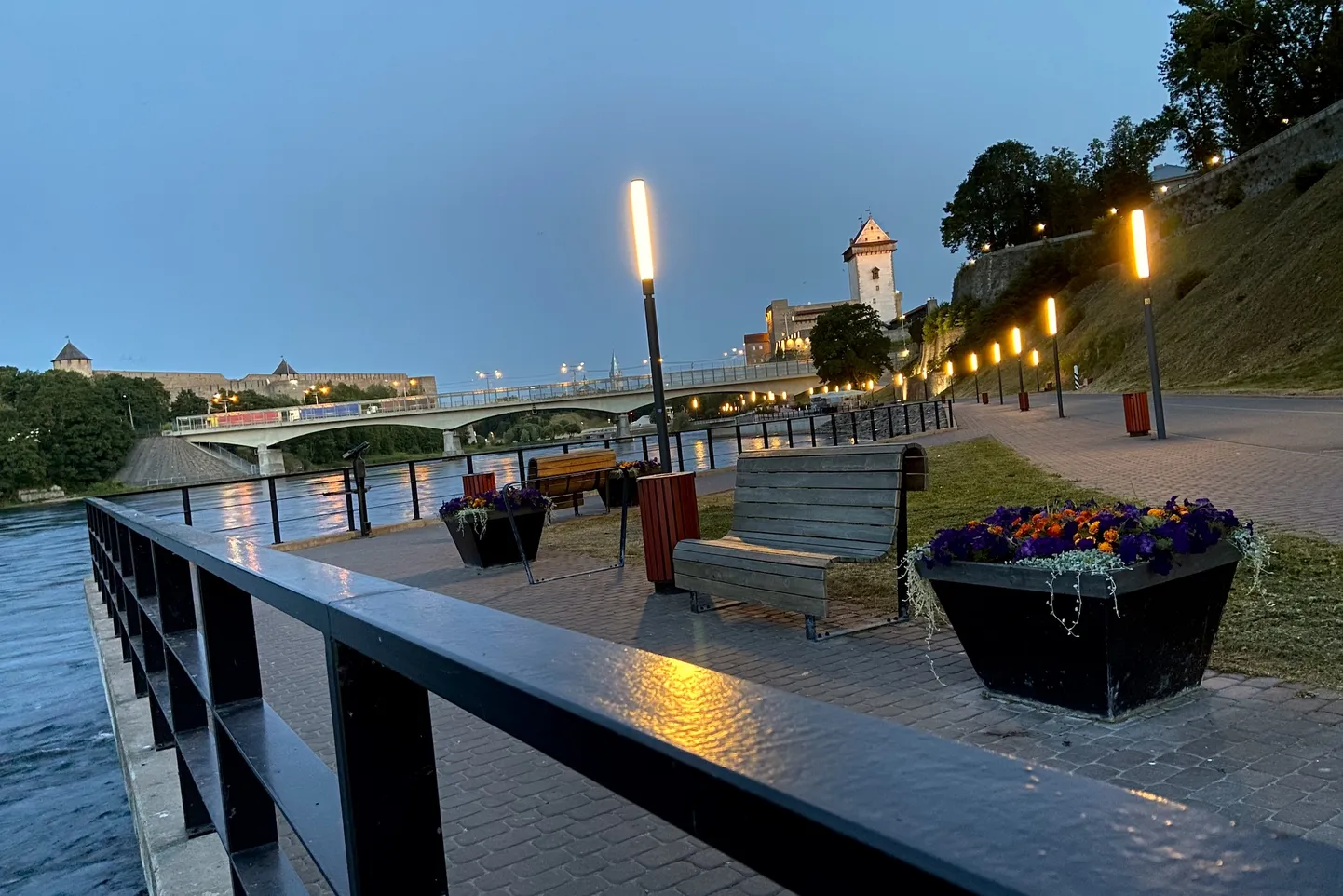 Narva jõepromenaad.