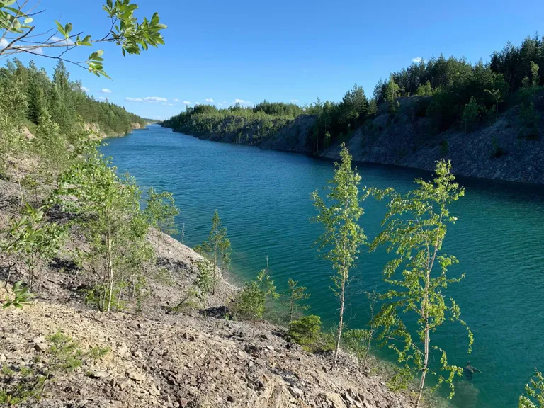 Водоем в карьере Айду.