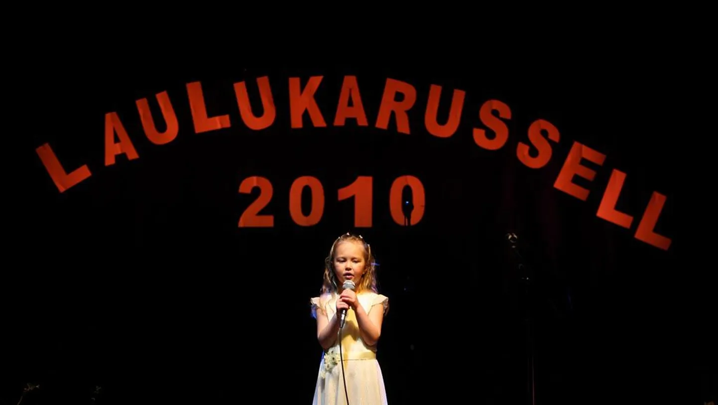 „Laulukarussell 2010“ maakondlik voor Elva Sinilinnus.
