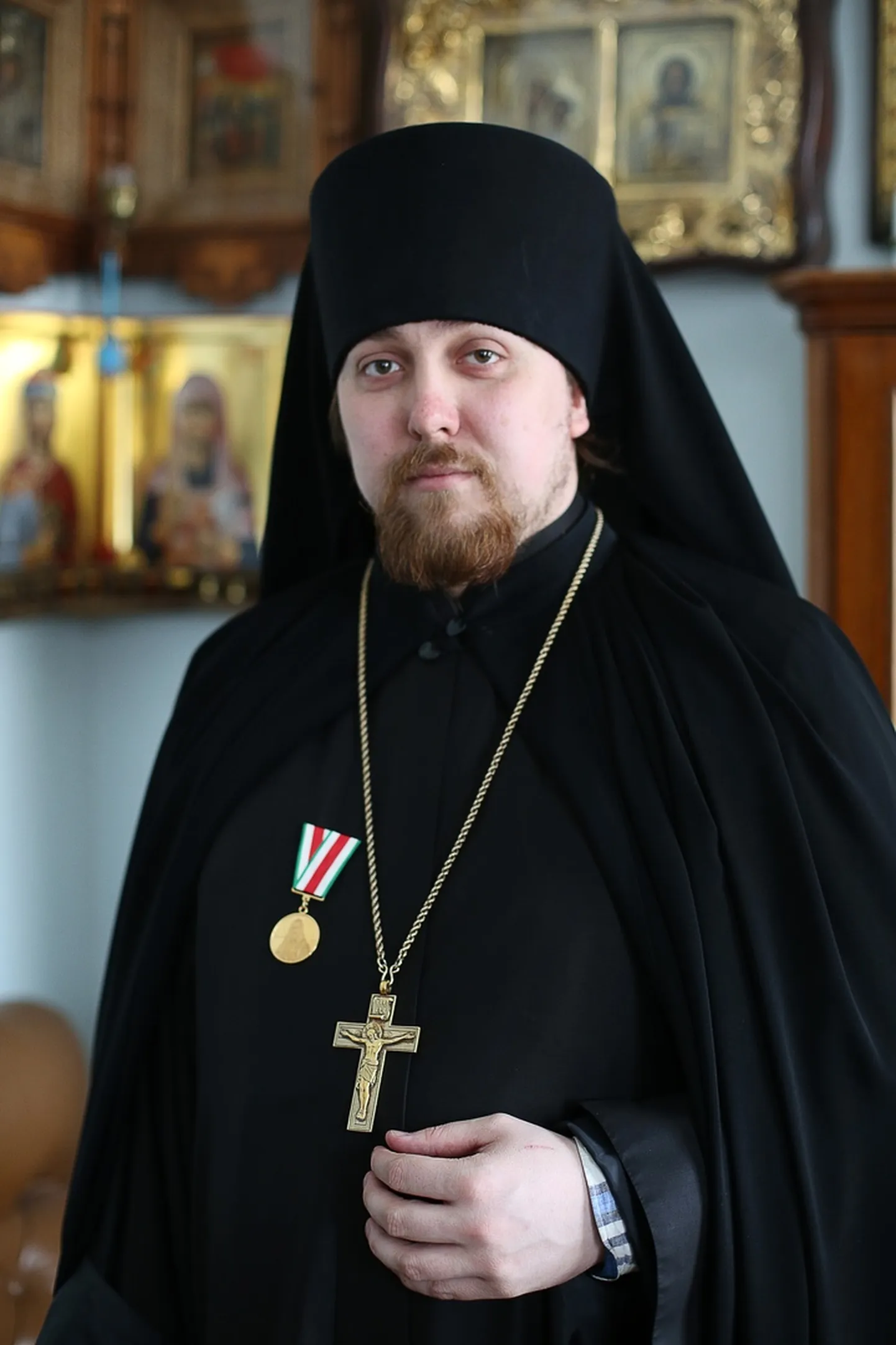 Настоятель прихода храма Казанской иконы Божией Матери в Нарва-Йыэсуу иеромонах Корнилий (Морозов): "С миру по нитке - голому рубаха".