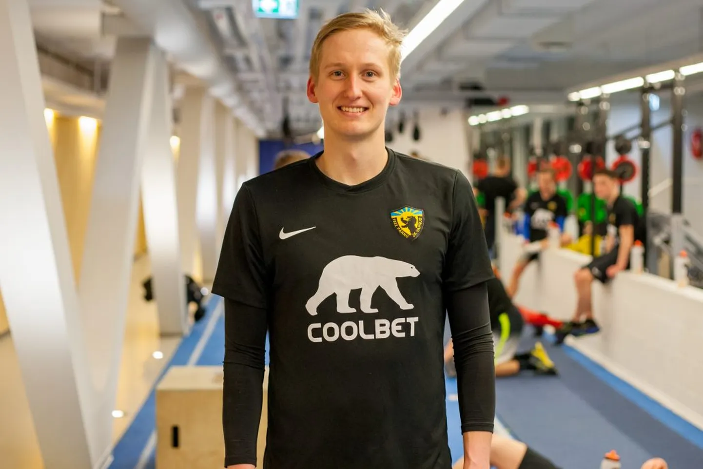 Pärnu Vapruse jalgpallimeeskond leppis FC Floraga kokku, et laenulepingu alusel liitub Pärnu meeskonnaga pealinna klubi 23aastane väravavaht Richard Aland, kes on Vapruse eest käinud platsil hooajaeelsetes treeningmängudes.