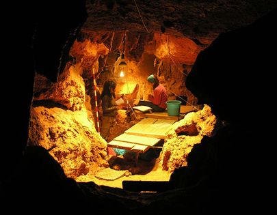 Väljakaevamised El Sidroni koopas.