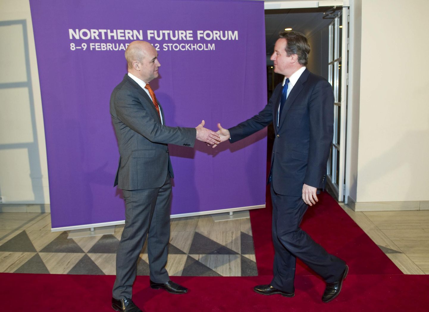 Rootsi peaminister Fredrik Reinfeldt (vasakul)ja Briti peaminister David Cameron (paremal)