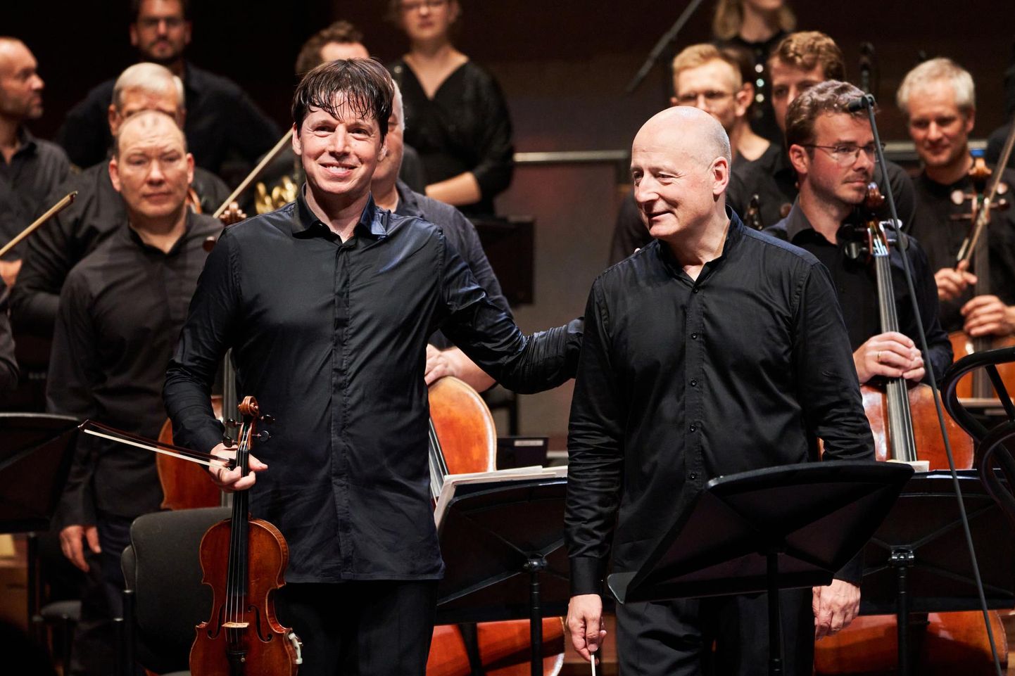 Joshua Bell ja Paavo Järvi naeratasid, seljas higised särgid, aplodeerivale rahvale.