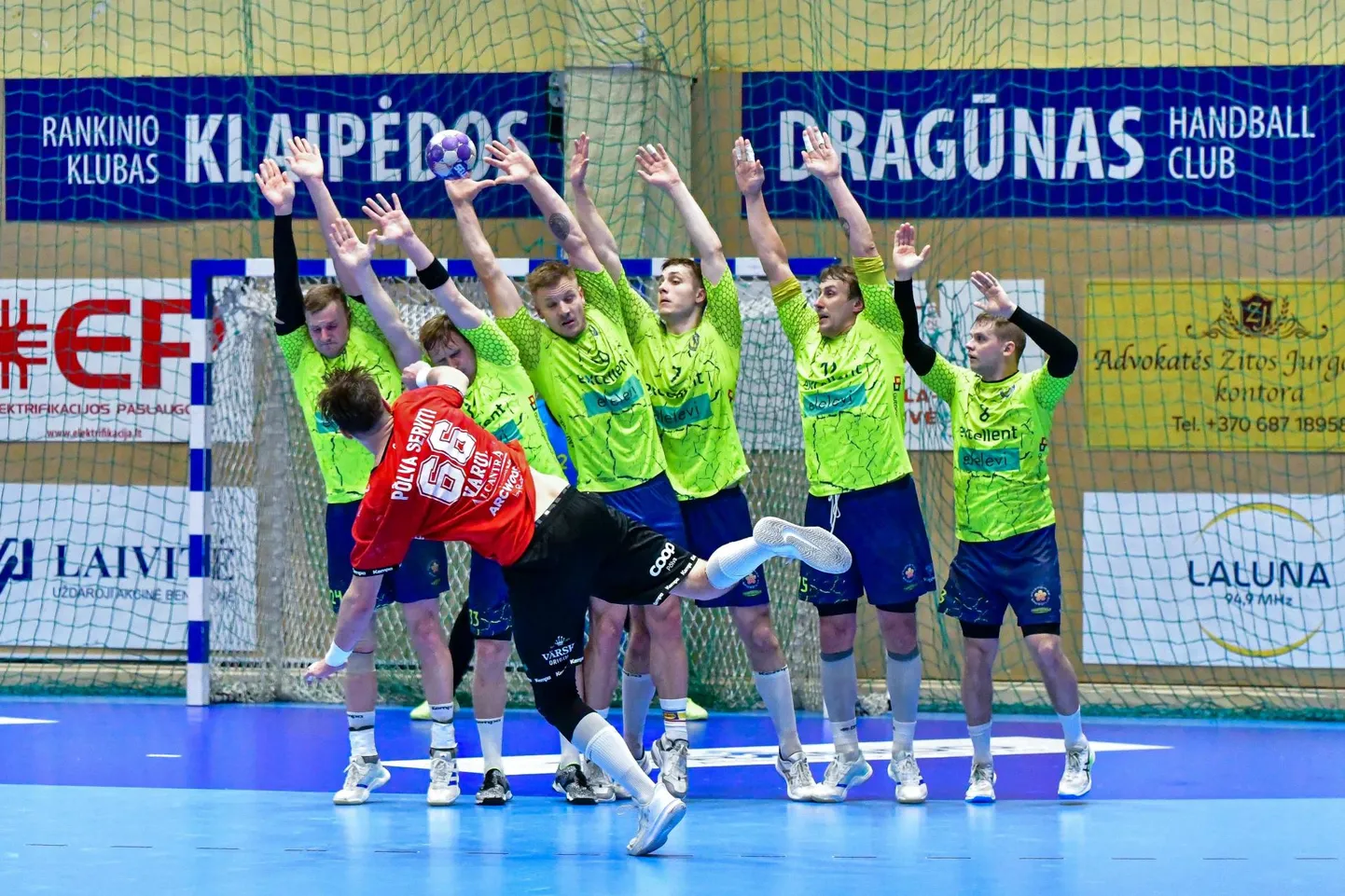 Laupäeva teises poolfinaalis kohtusid Eesti klubid Põlva Serviti ja Viljandi HC ning Serviti võitis tulemusega 26:19 (11:6).