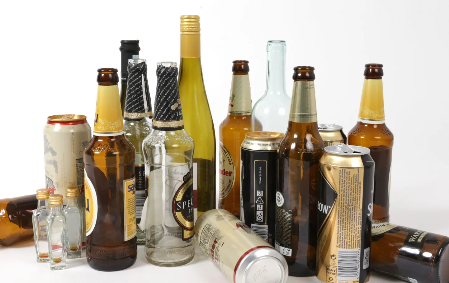 Eestlased joovad tühjaks suure kogus alkoholipudeleid.
