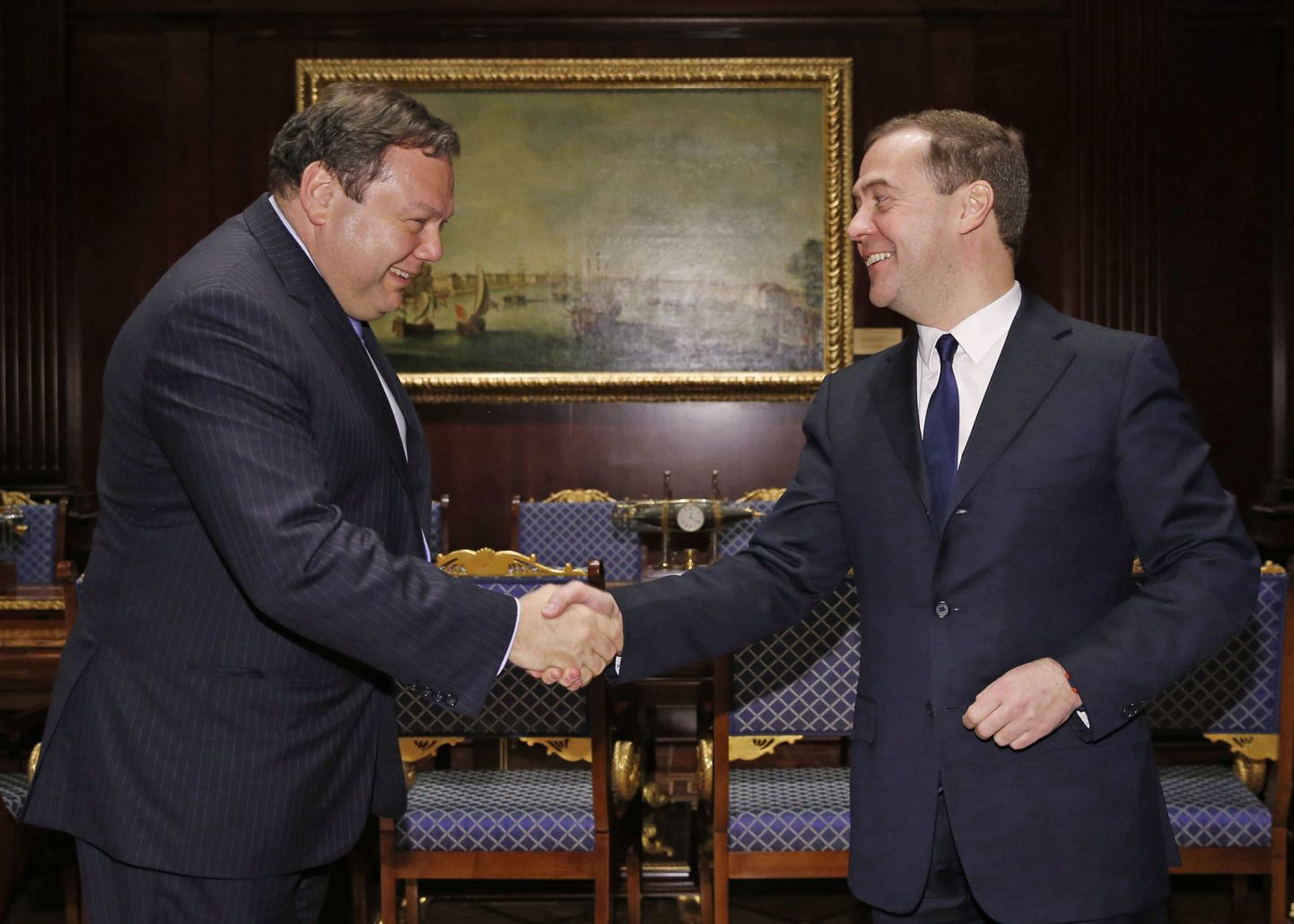 Mihhail Fridman (vasakul) on üks võimuduo Putini-Medvedjevi lemmikoligarhe, sestap laieneb talle ka Vene majanduseliidile kehtestatud äriembargo.