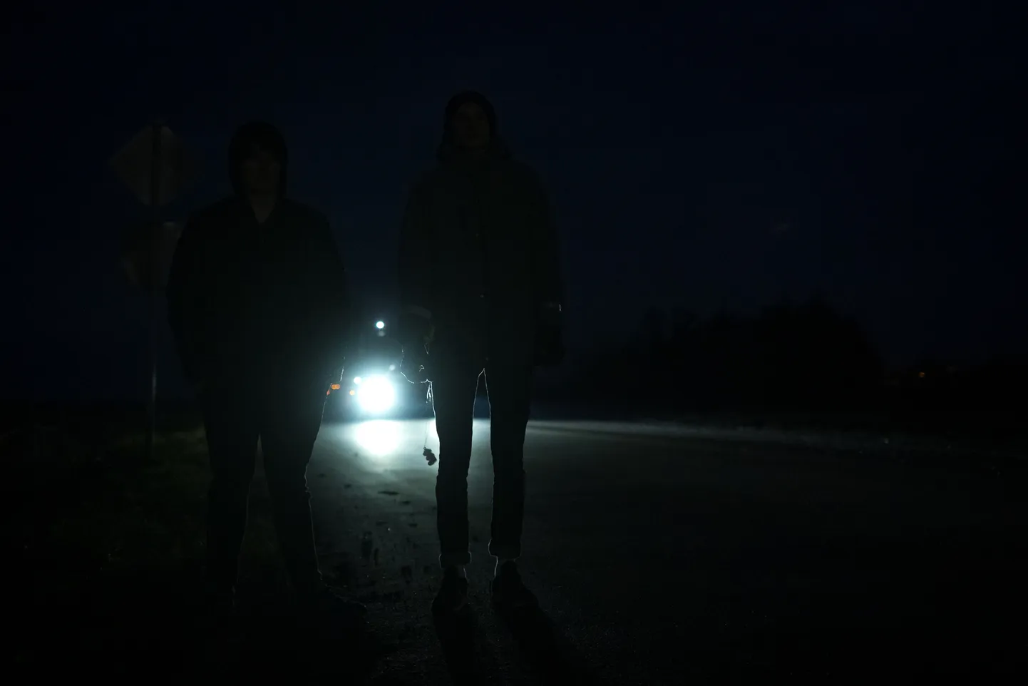 Helkurikatse, helkurid, maantee, pimedus