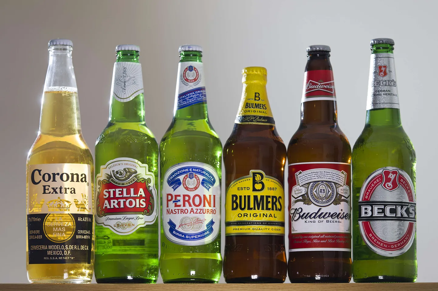 Ettevõtte õllevalik on lai - näiteks Budweiser, Corona, Stella, Beck, Bulmers ja Peroni.