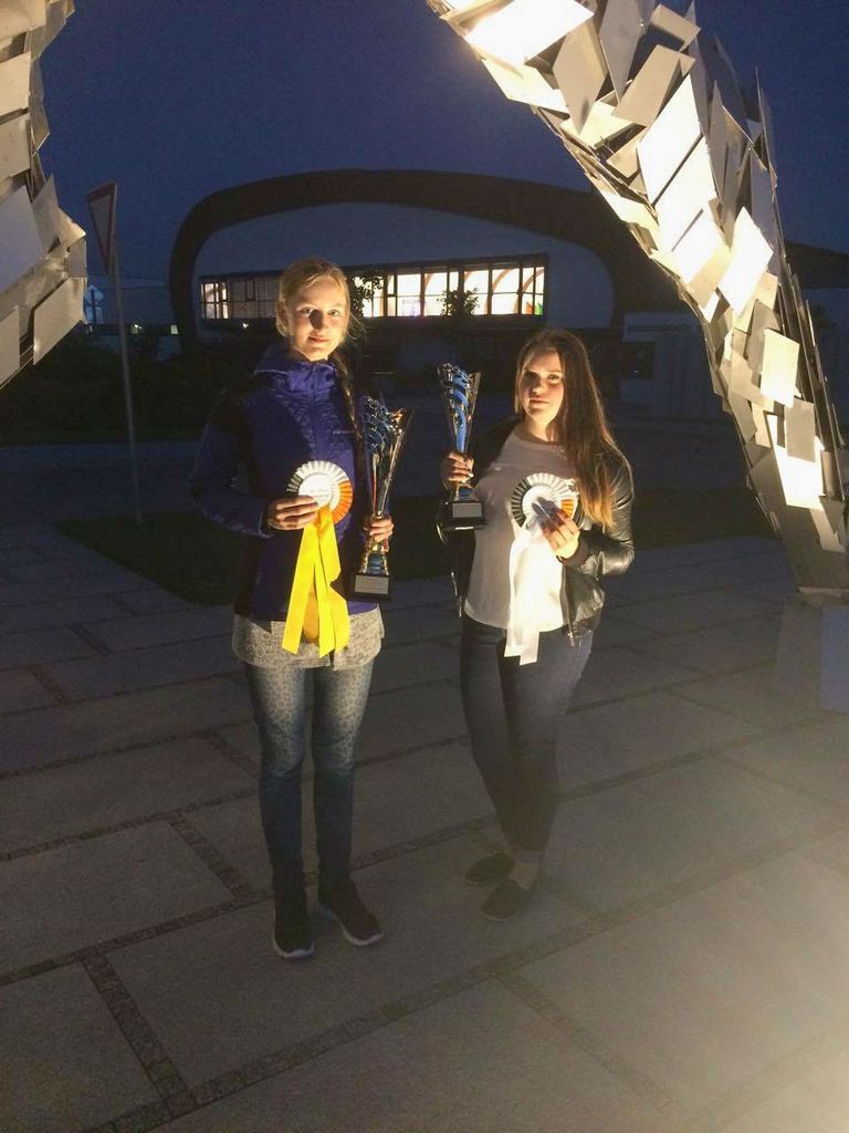 Kaisa Keerd ja Brenda Parts Slovakkias võidetud auhindadega. Foto: erakogu