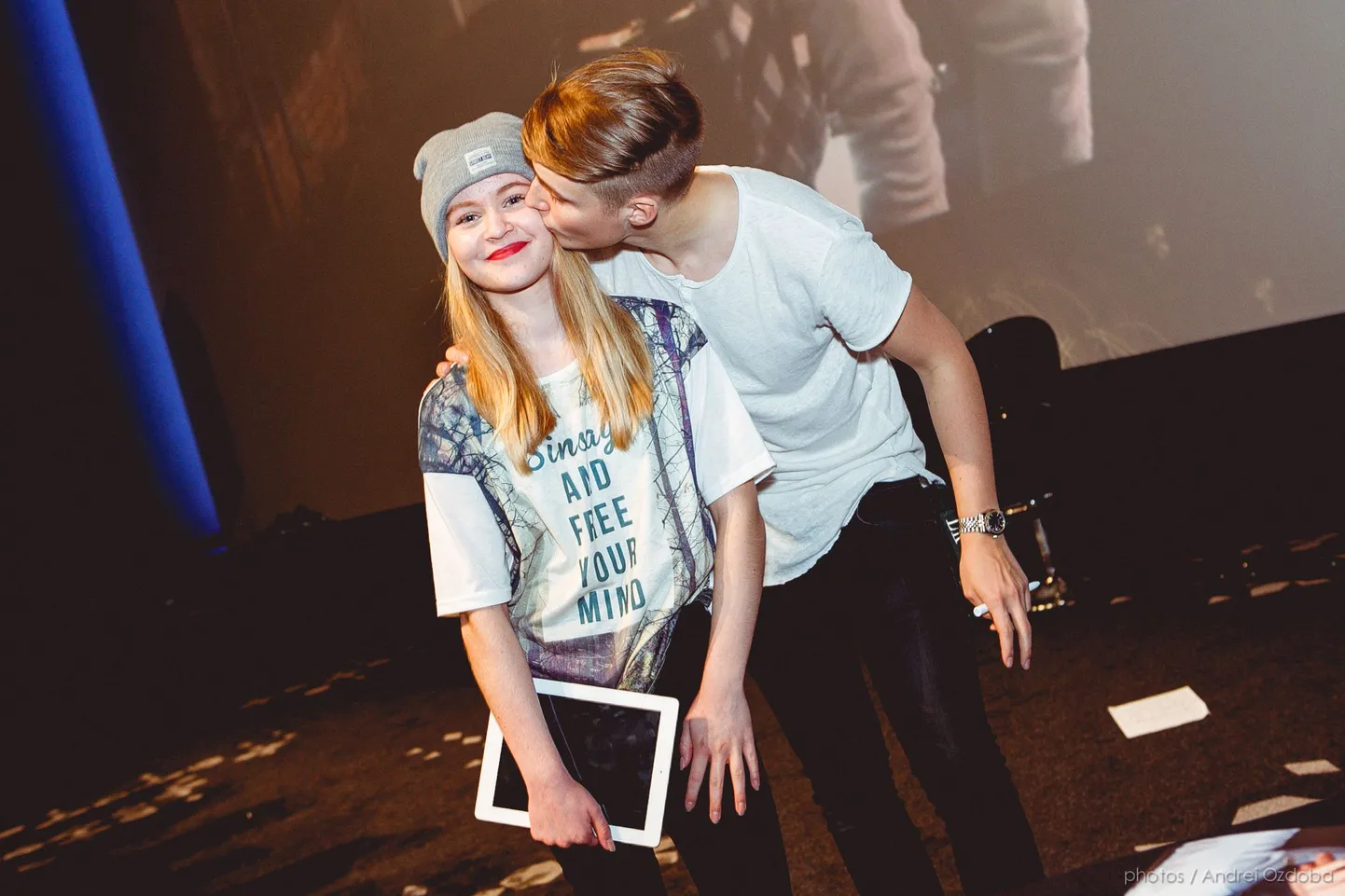 Isac Elliot külastas 5. detsembril Eesti fänne, andes akustilise mini-kontserdi ning jagas ka autogramme