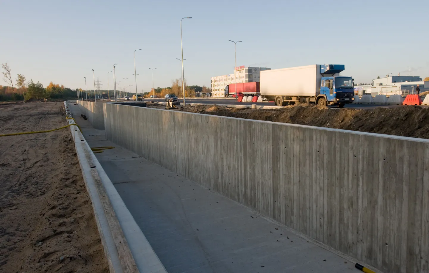 Veerenni tänava lõpus tuleb Järvevana tee alla kergliiklustee tunnel.