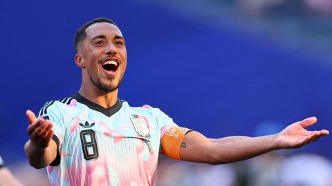 Belgia kapten ja Brasiilia koondislane liitusid Manchester Unitediga