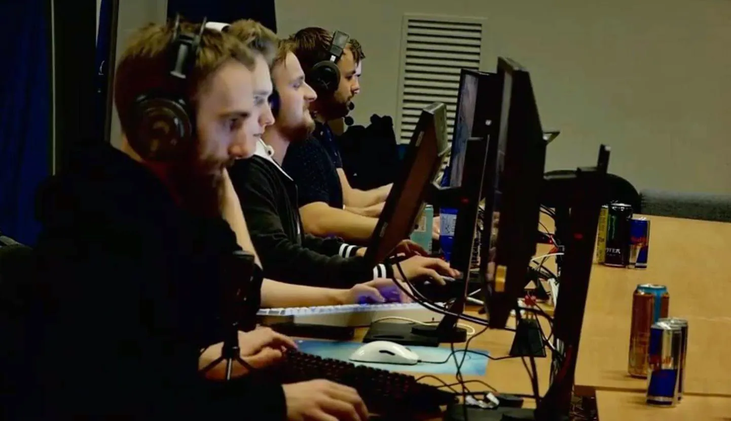 Fragmine liikmed vasakult: ergoo, makig, klempz ja qwant