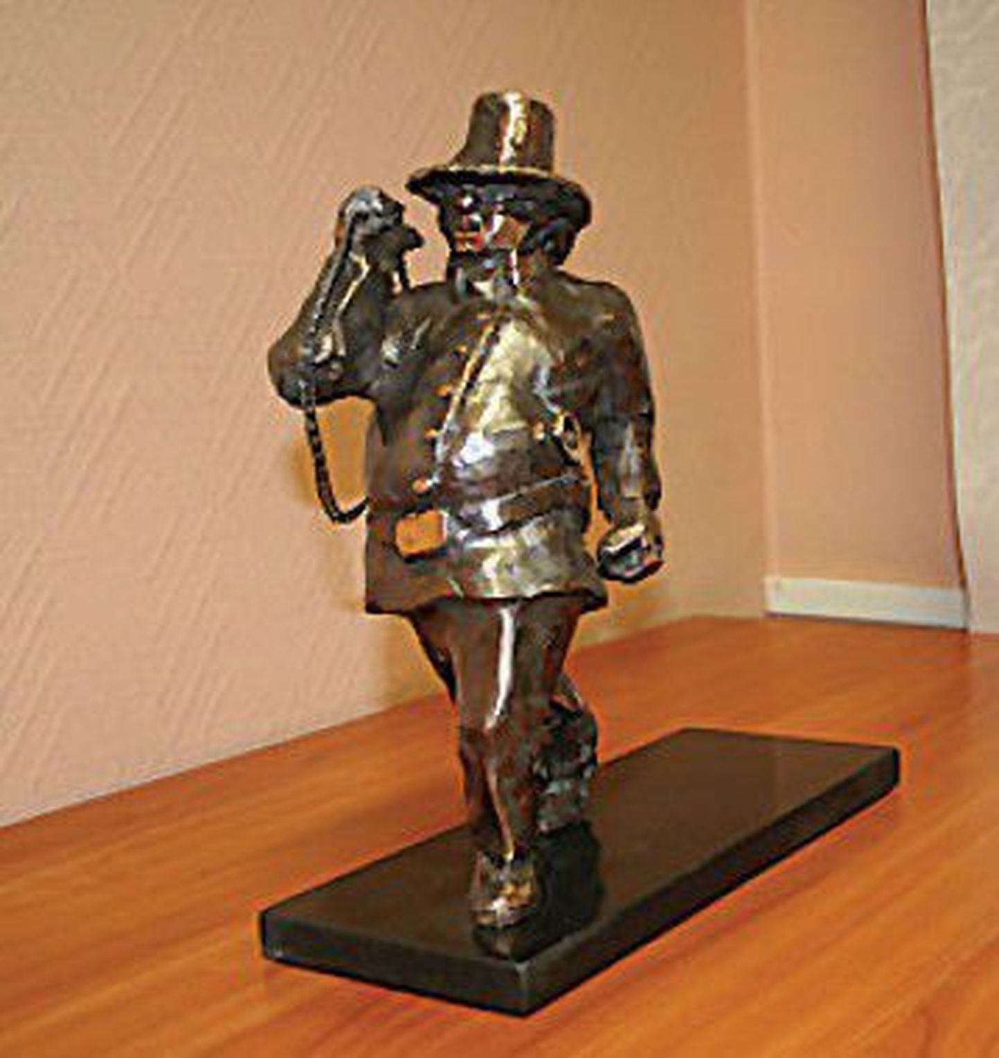Скульптура трубочиста Тауно Кангро.