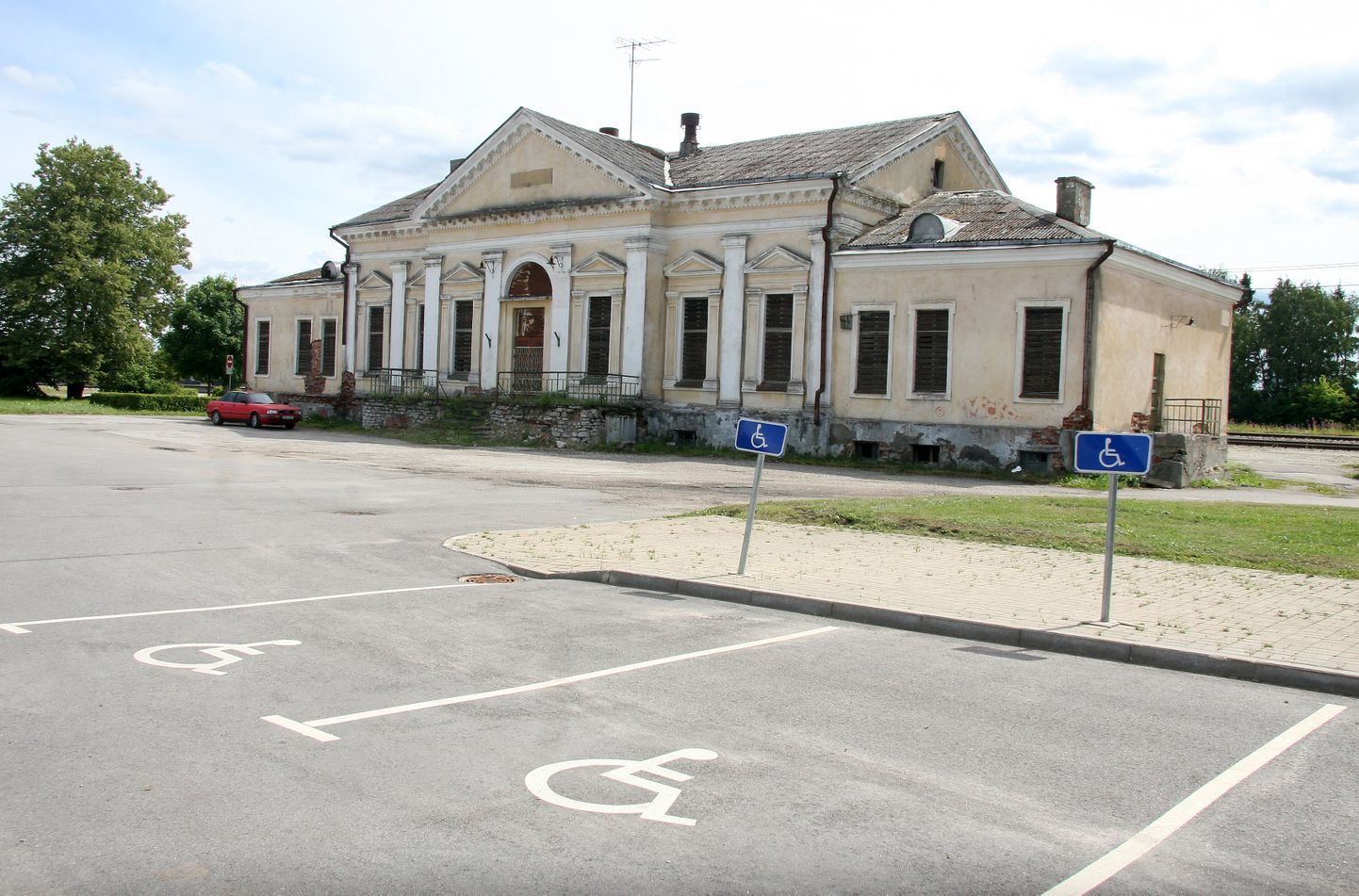 Здание старого Йыхвиского железнодорожного вокзала.