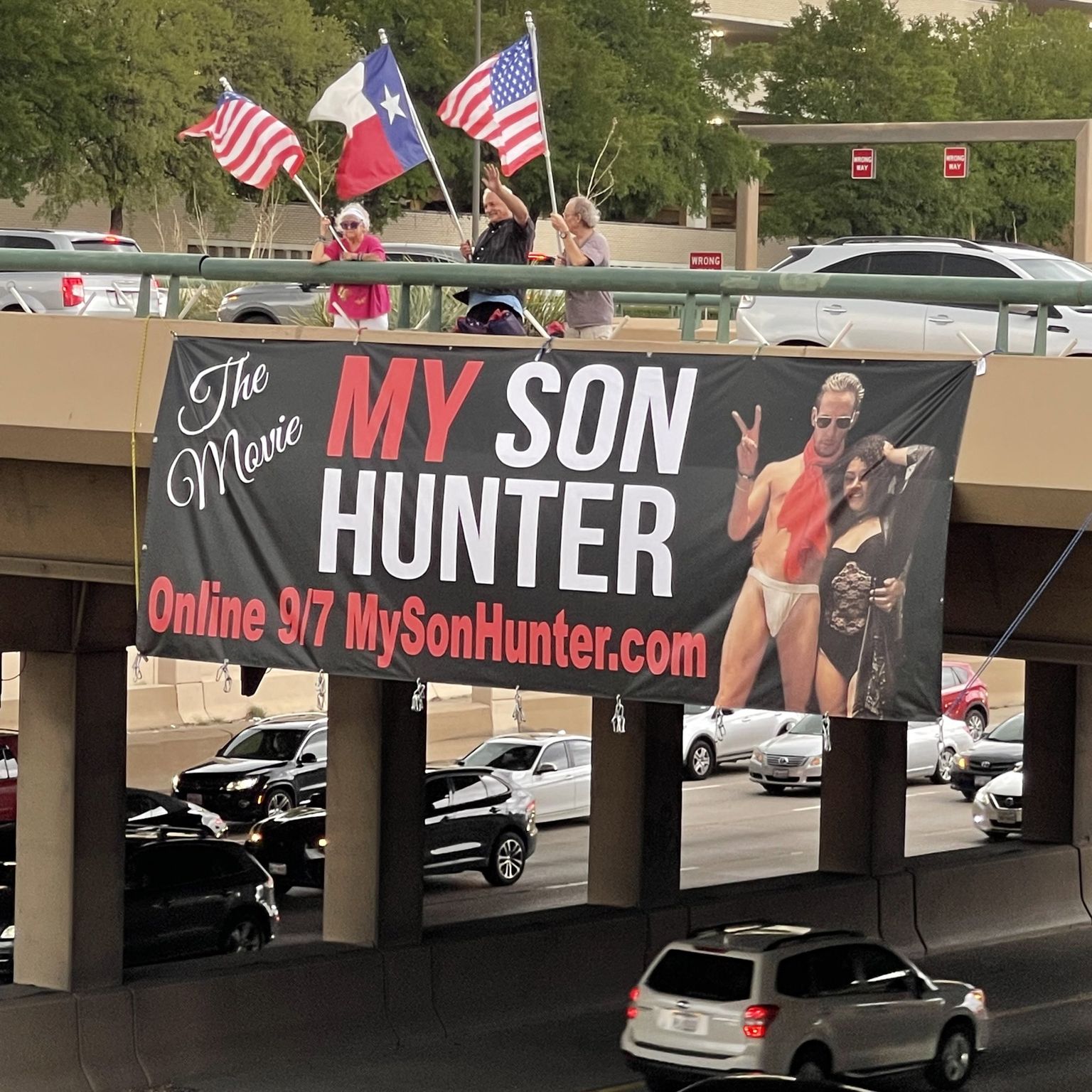 PROMO: Sel nädalal tegi teatud seltskond filmile “Minu poeg Hunter” USA avalikes kohtades vägevat reklaami.