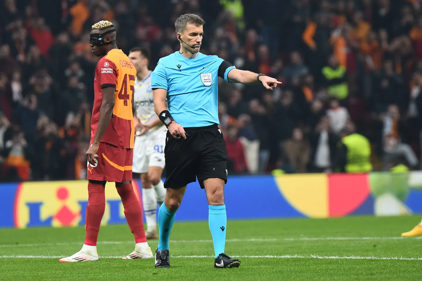 Kristo Tohver andis Saudi Araabia kõrgliigas penalteid ja punaseid kaarte.