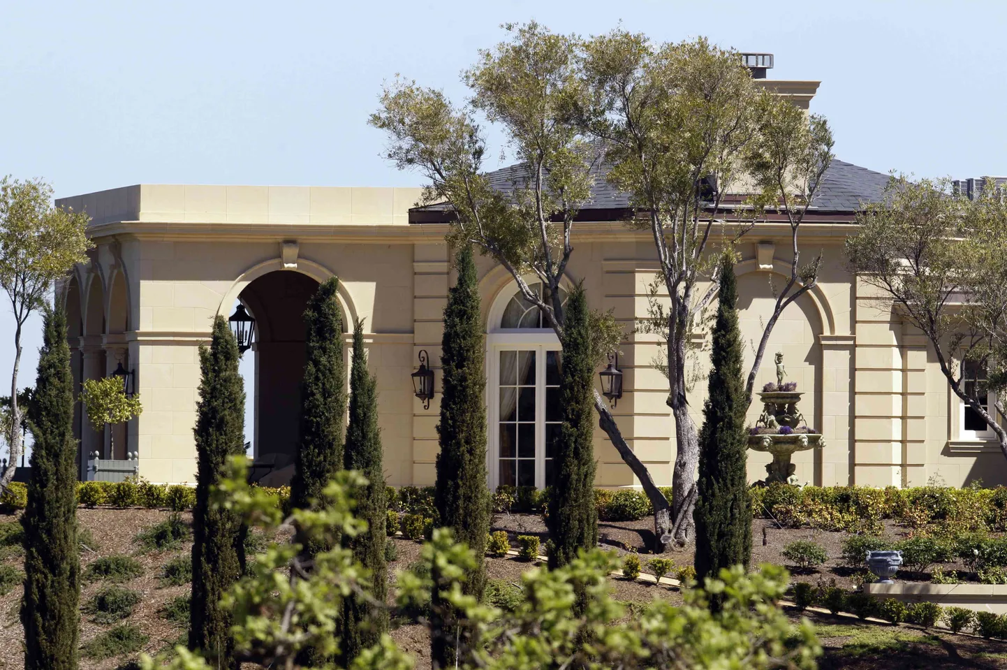 Californias Los Altoses asuva villa eest maksti 100 miljonit dollarit