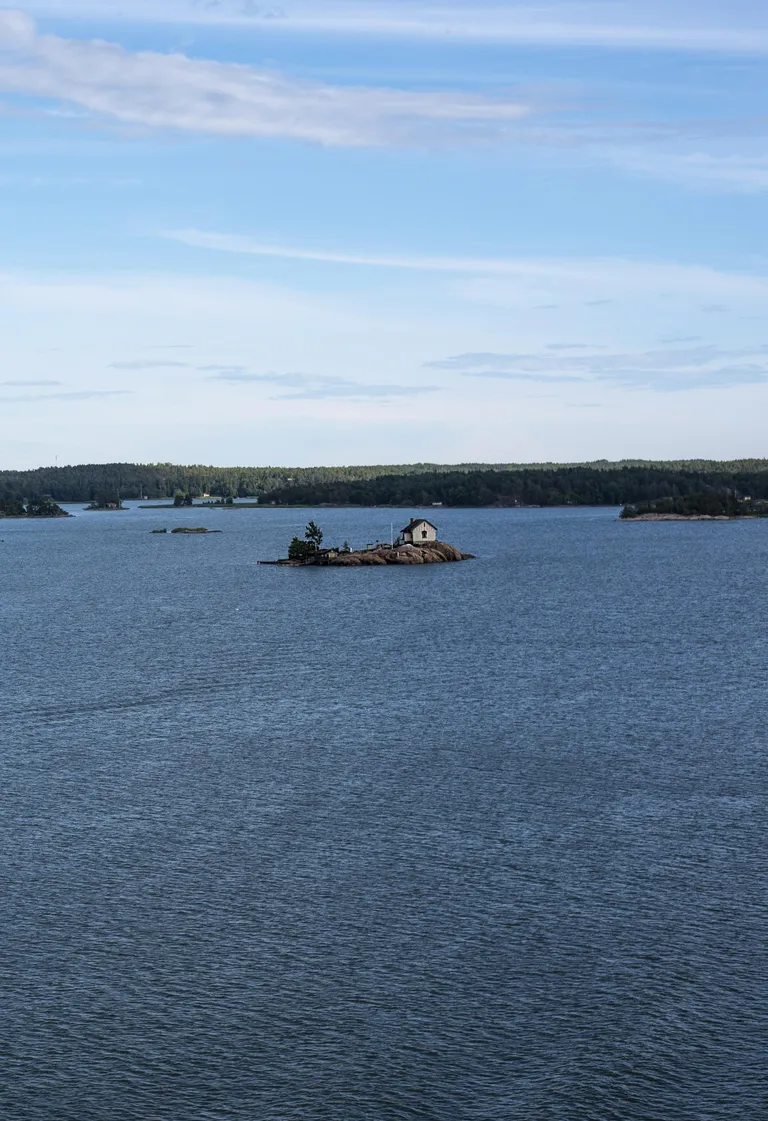 Ahvenamaa ja Turu saarestik peaks juskui omavahel võistlust, kumb suudab rohkem
üksikuid kiviseid saari asustada ühe maja ja paadisillaga. FOTO: