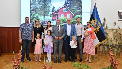 President andis üle Eesti kaunimate kodude tunnustused
